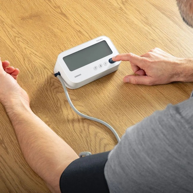 Omron M3 Comfort AFib nadlaktni merilnik krvnega tlaka | vsezazdravje.si